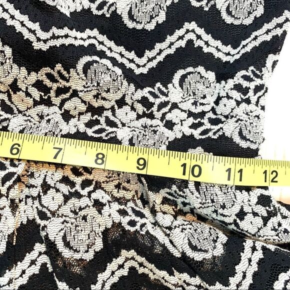 NWT Juniors City Studio Black & Cream Floral Lace Fit and Flare Dress Size 3 - Picture 8 of 10